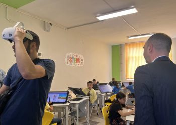Езиковата гимназия и Шесто ОУ в Кюстендил показват как изглежда училището на XXI век